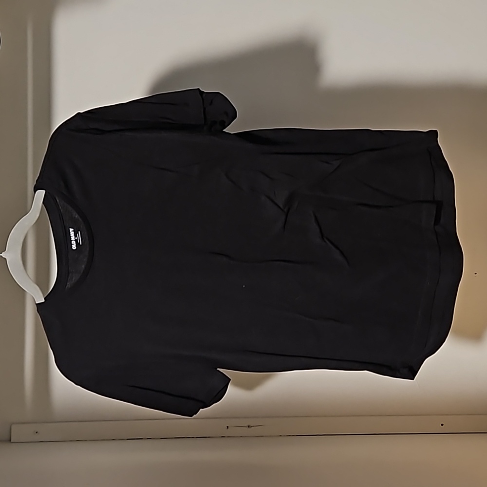 Black Old Navy T Shirt Medium